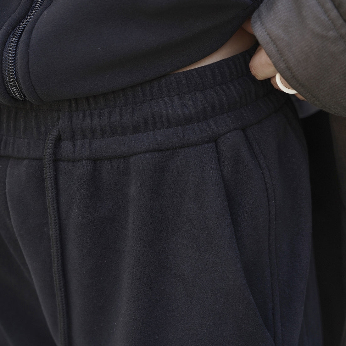 Elastic waist drawstring casual and comfortable pants