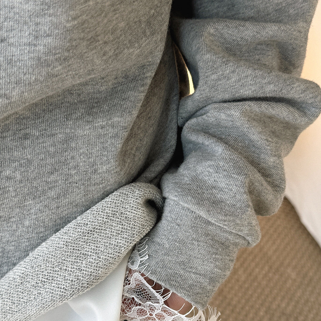 Loose fit round neck long sleeve sweatshirt top