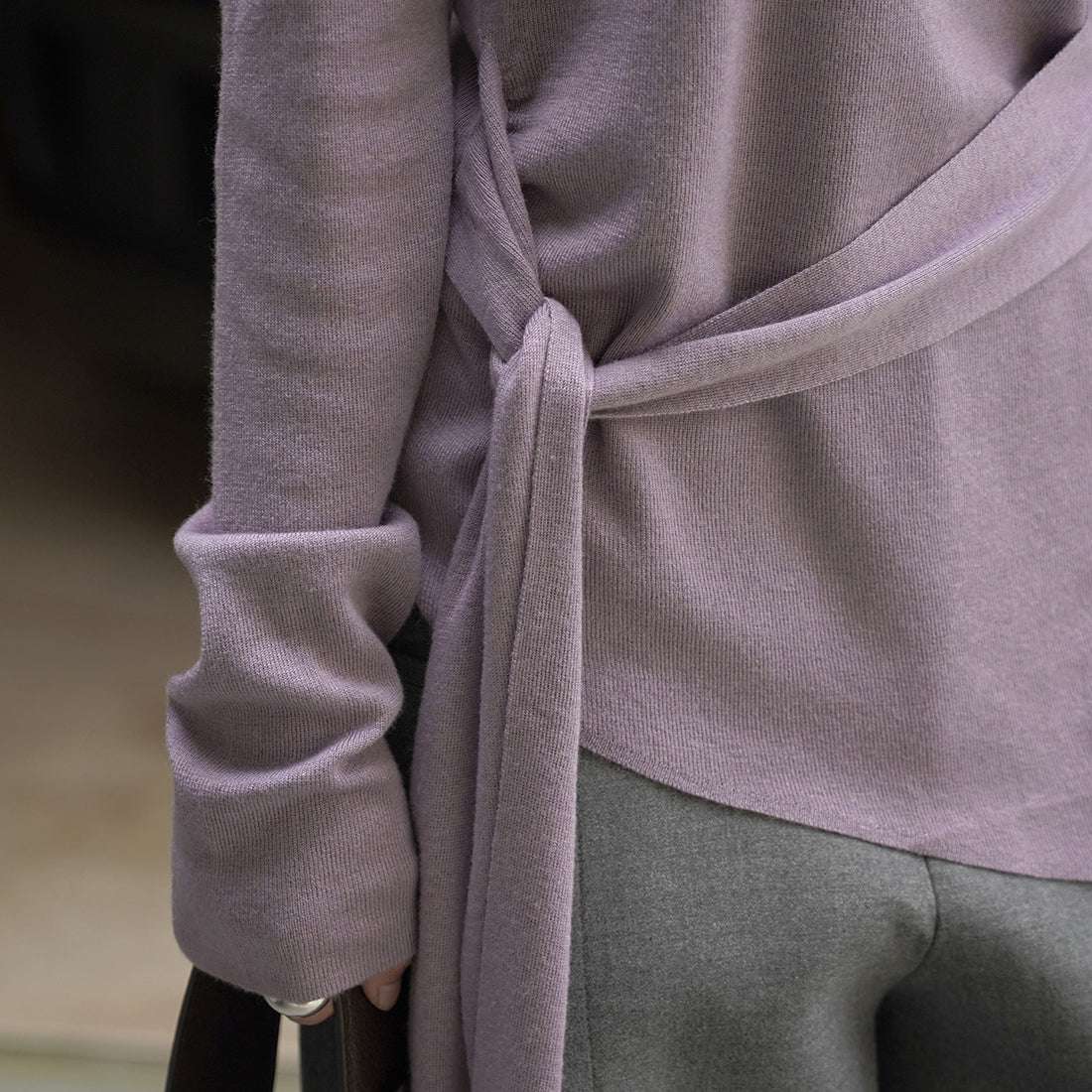 Slanted shoulder irregular strap spliced sweater top