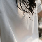 Simple round neck loose hem with micro slits on both sides T-shirt top