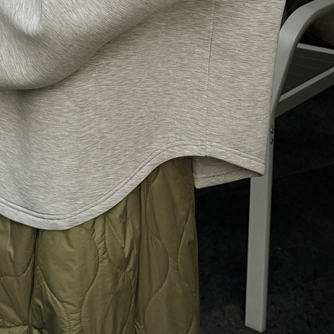 Casual round neck air layer slimming long sleeved sweatshirt