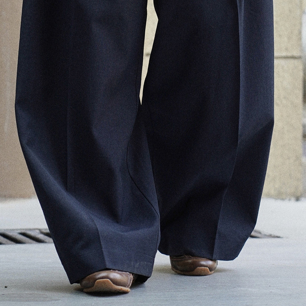 Retro short vest + I-shaped pleated curved trousers set