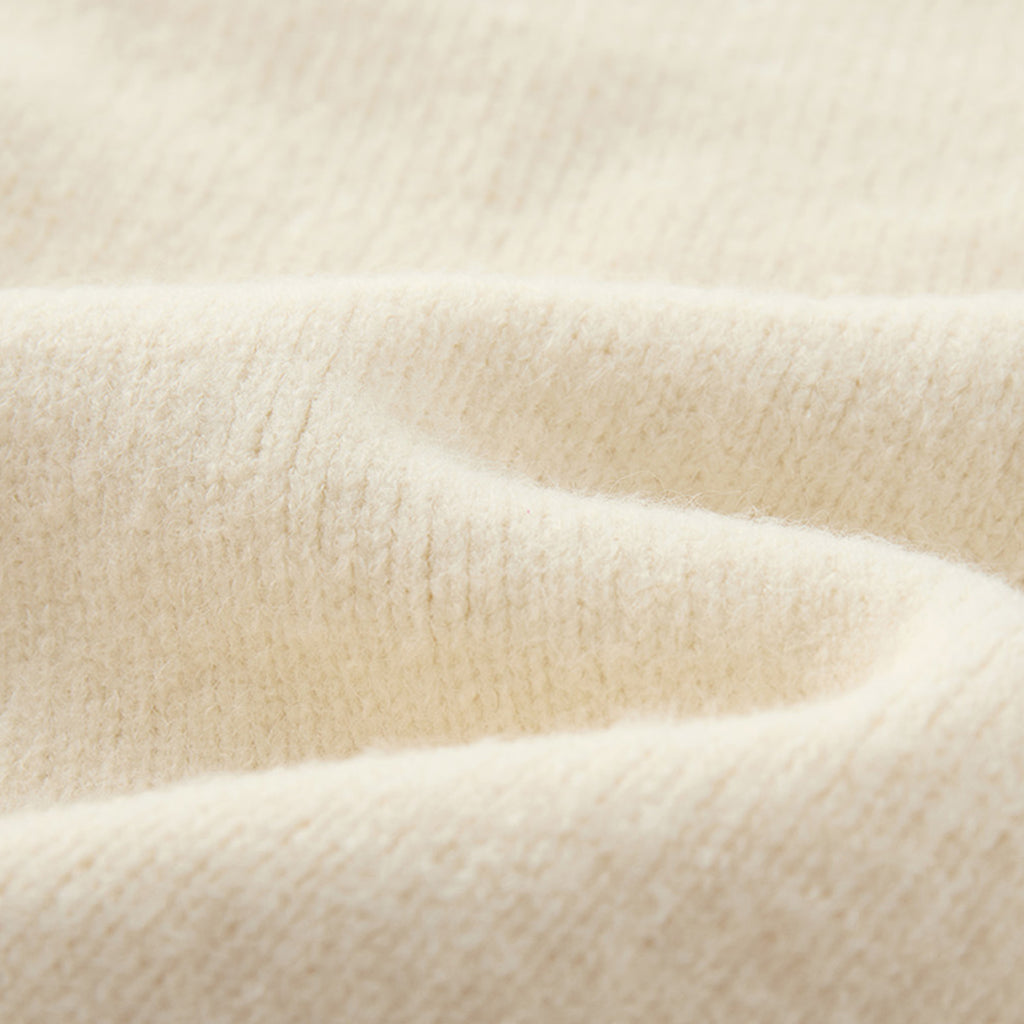 Round neck slightly frayed knitted loose sweater