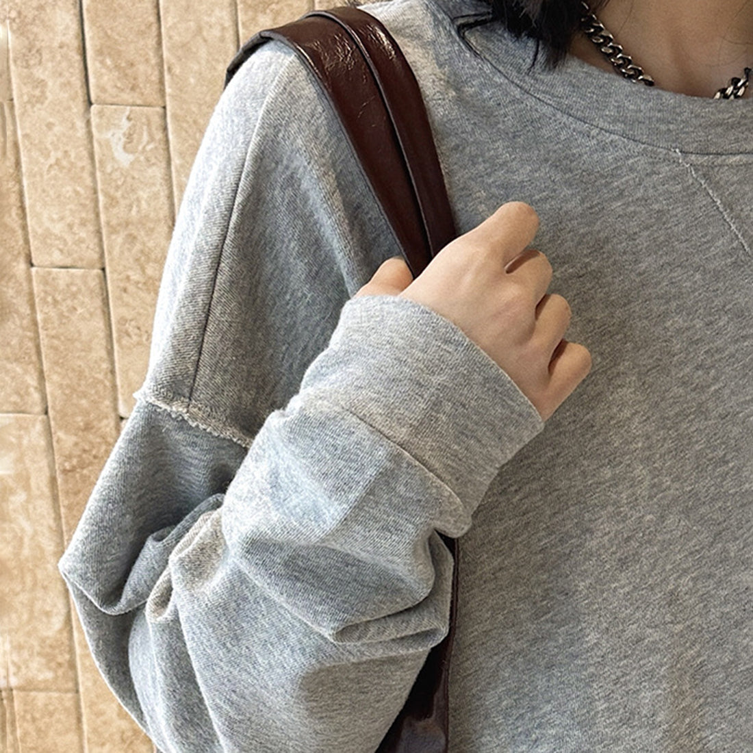 Loose fit round neck long sleeve sweatshirt top