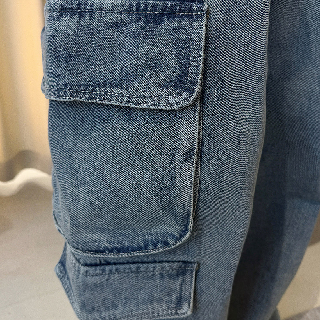 Retro ripped multi pocket loose silhouette jeans