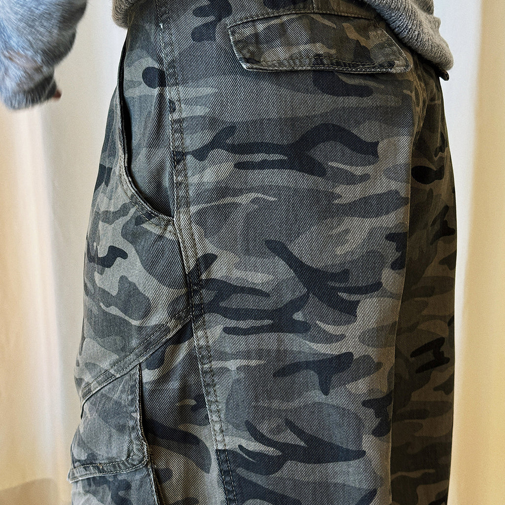 Pleated camouflage large pocket denim cargo pants