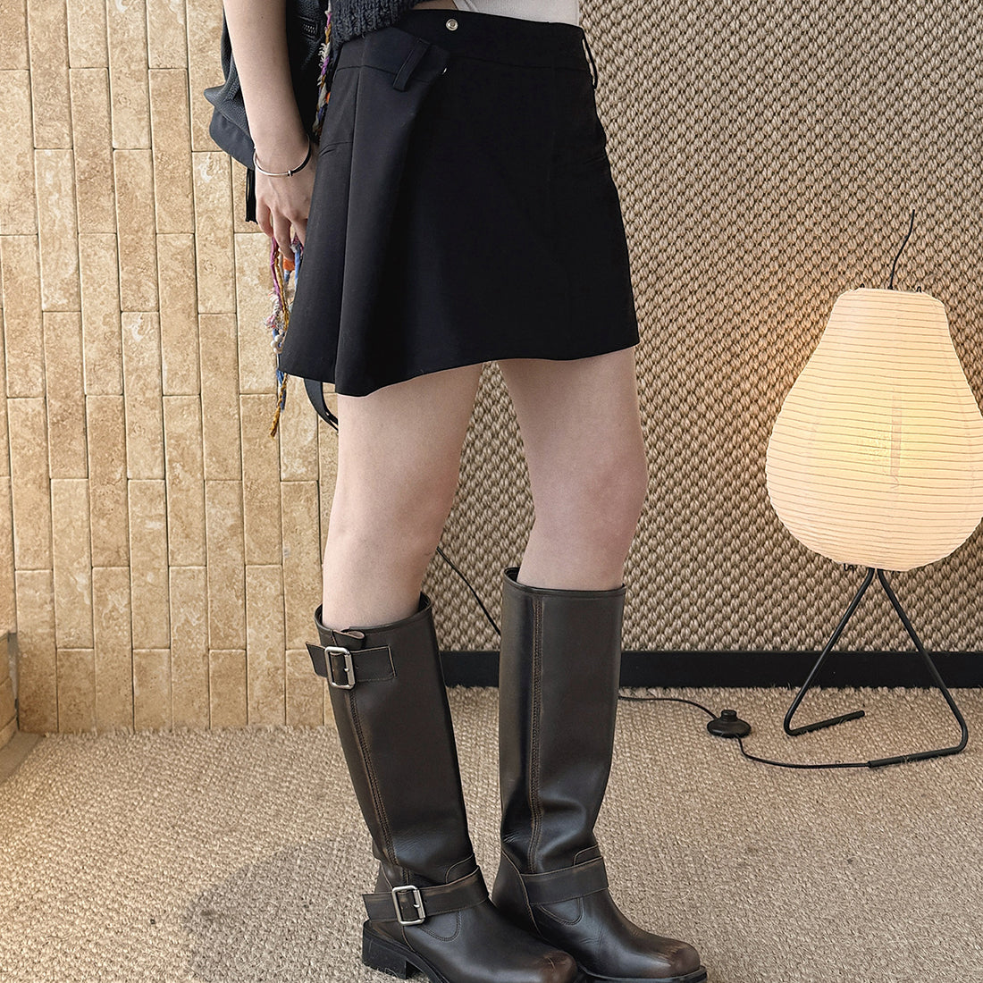 Structured high-waisted mini skirt with inner shorts lining