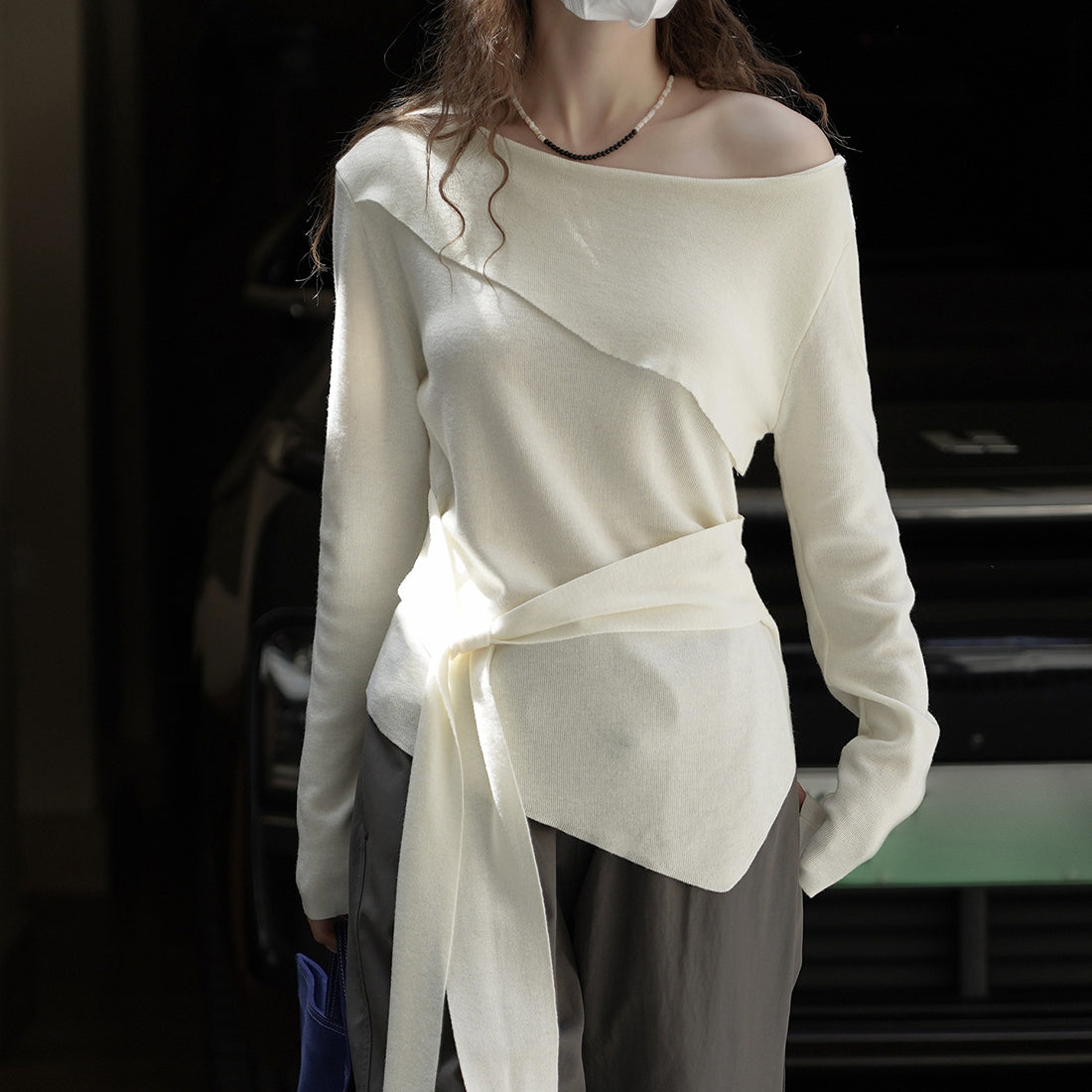 Slanted shoulder irregular strap spliced sweater top