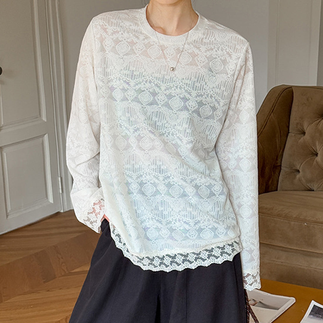 Round neck lace knitted hollow out long sleeved top