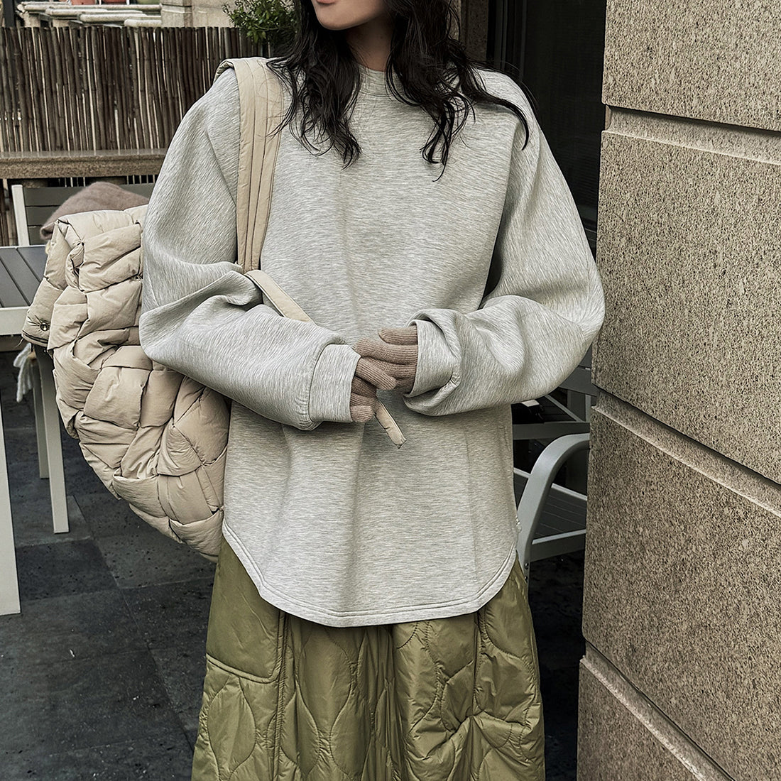 Casual round neck air layer slimming long sleeved sweatshirt