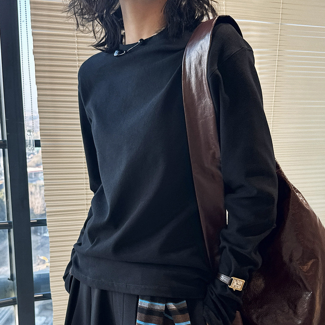 Round neck and plush loose fitting pullover T-shirt