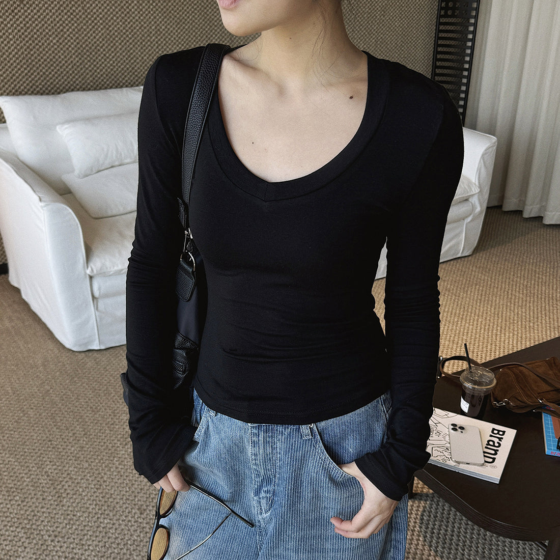V-neck slim fit solid color long sleeved T-shirt top