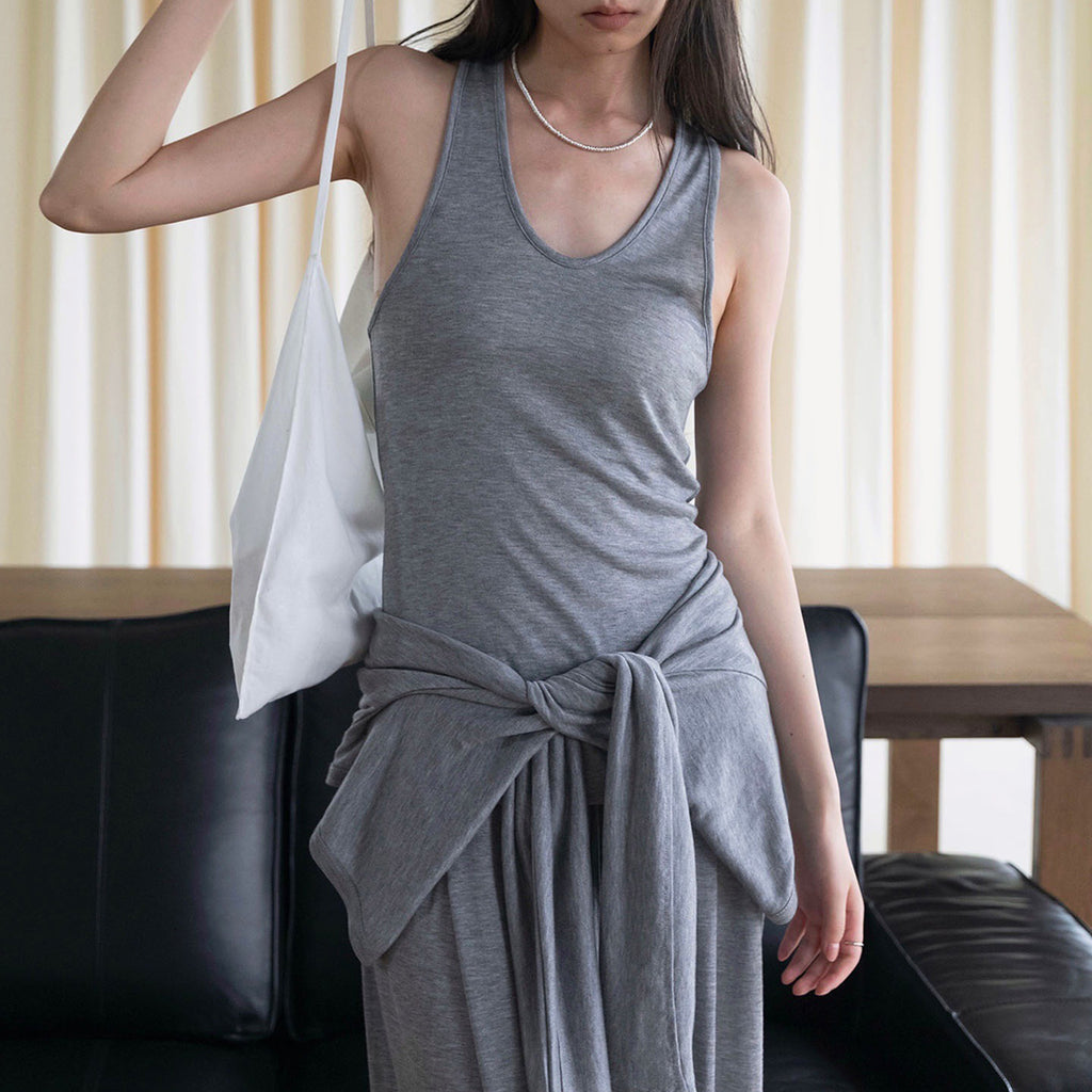 U-neck irregular hem sleeveless slim fit vest top