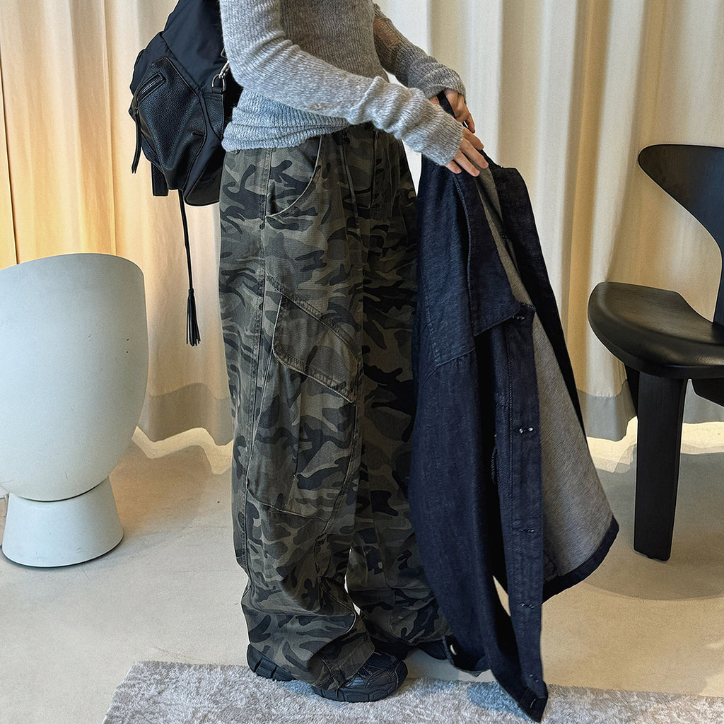 Pleated camouflage large pocket denim cargo pants