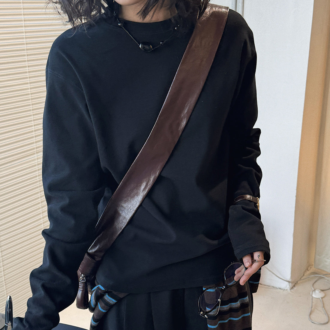 Round neck and plush loose fitting pullover T-shirt