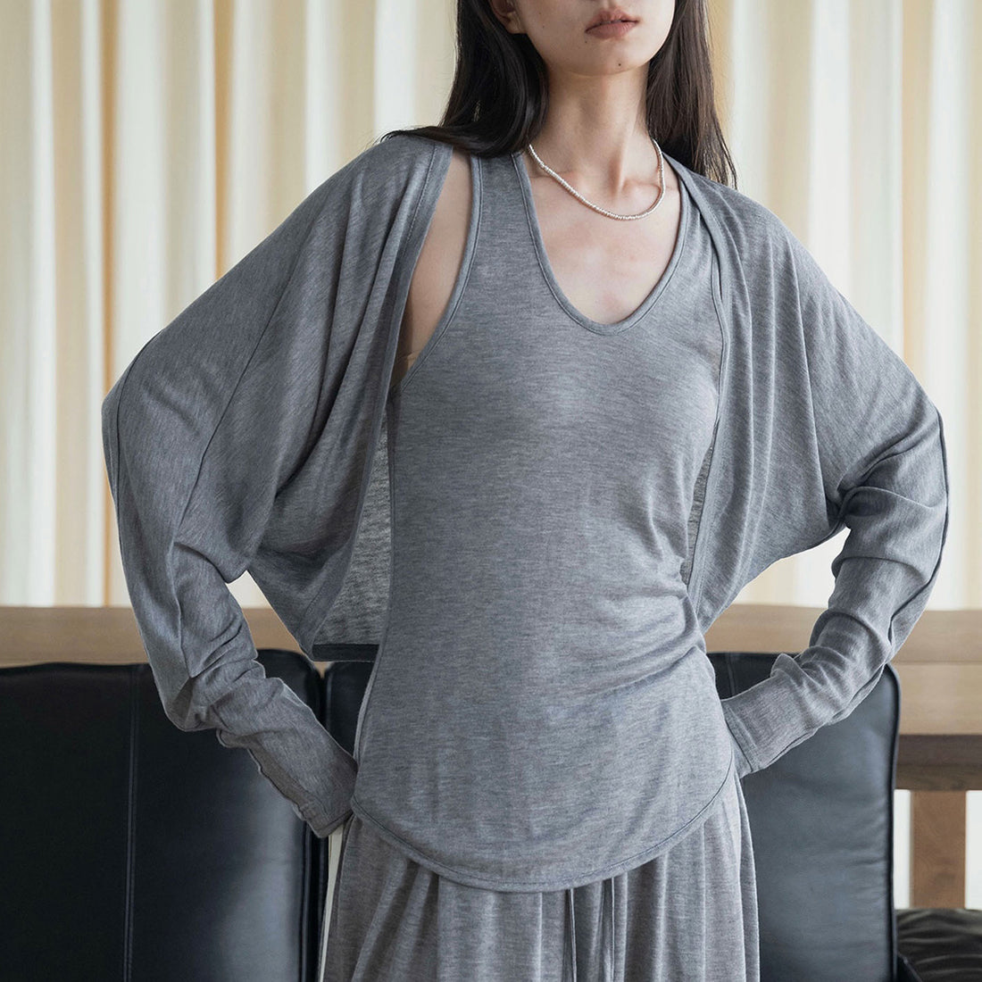 Curved short slim fit cardigan top