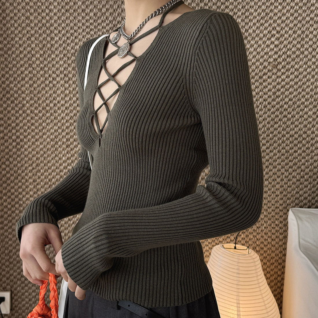 Cross tied V-neck knitted slim fit long sleeve top