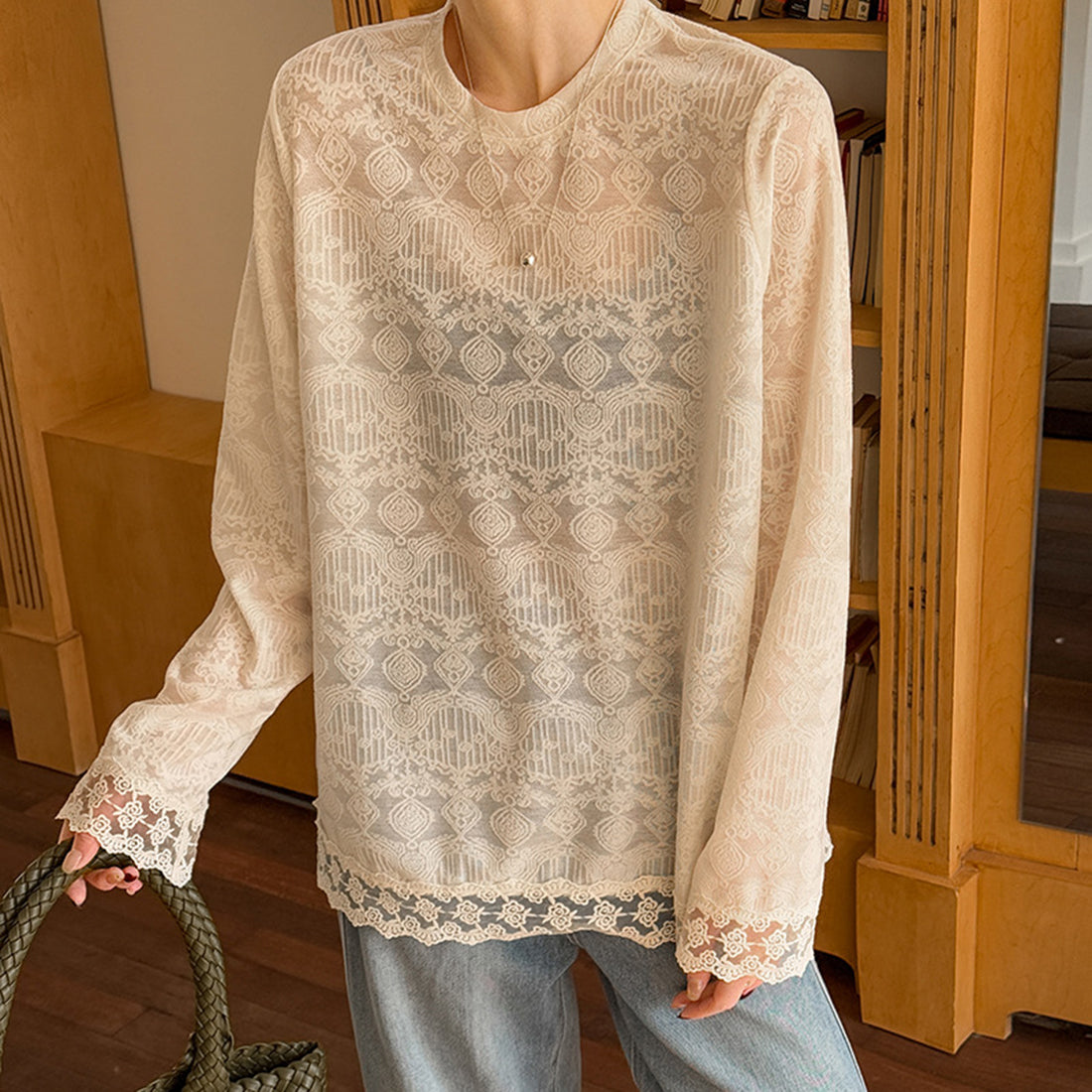 Round neck lace knitted hollow out long sleeved top