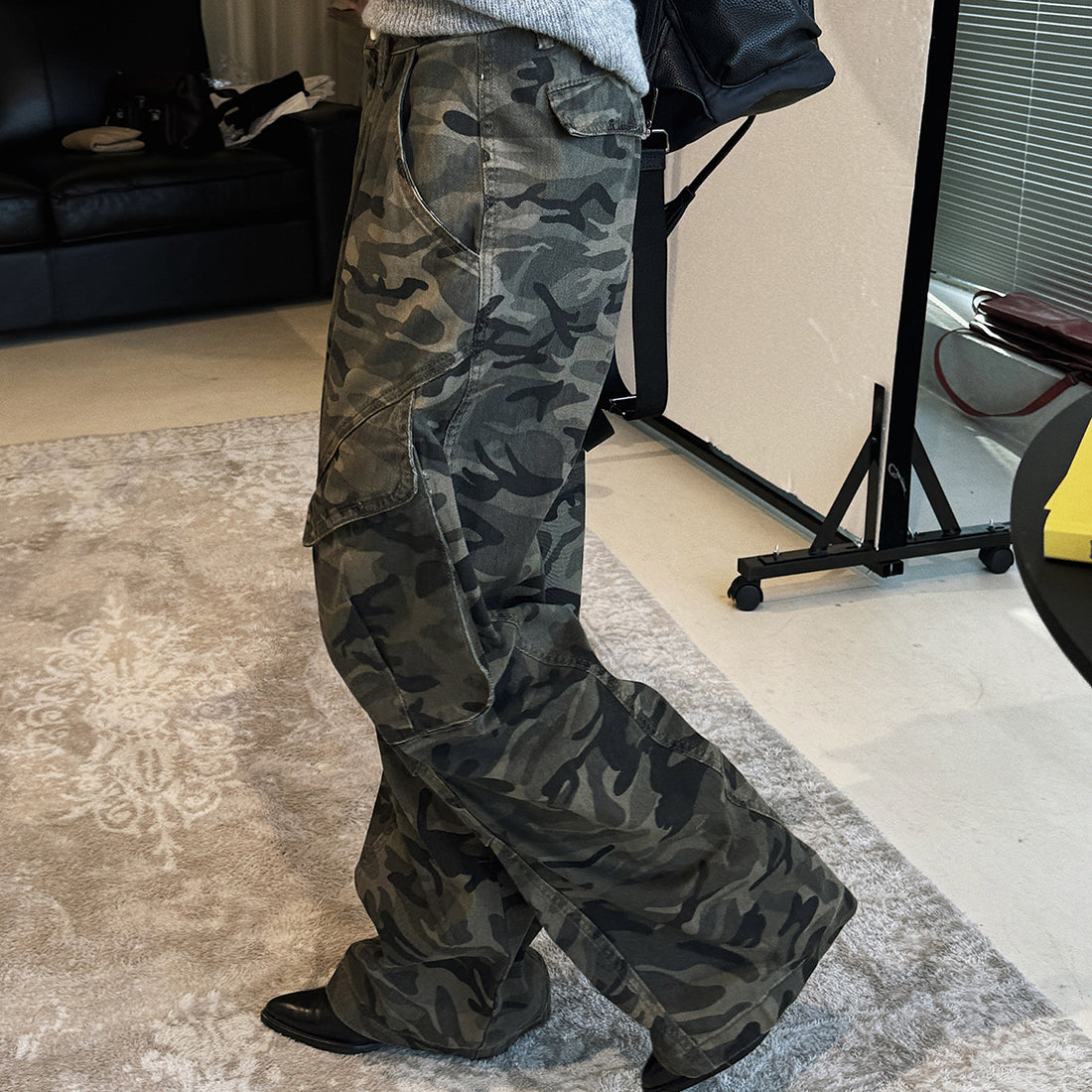 Pleated camouflage large pocket denim cargo pants