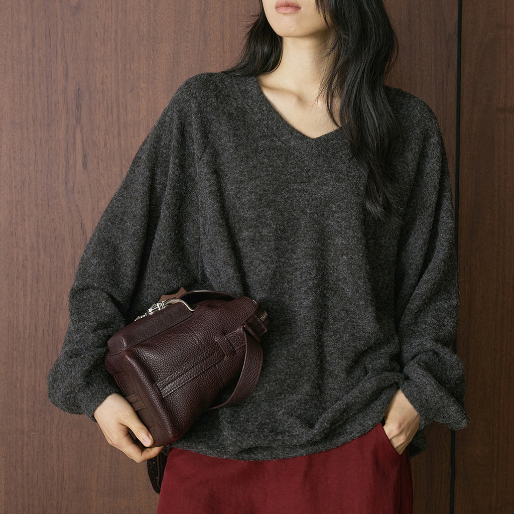 Retro V-neck plush knitted long sleeved loose sweater top