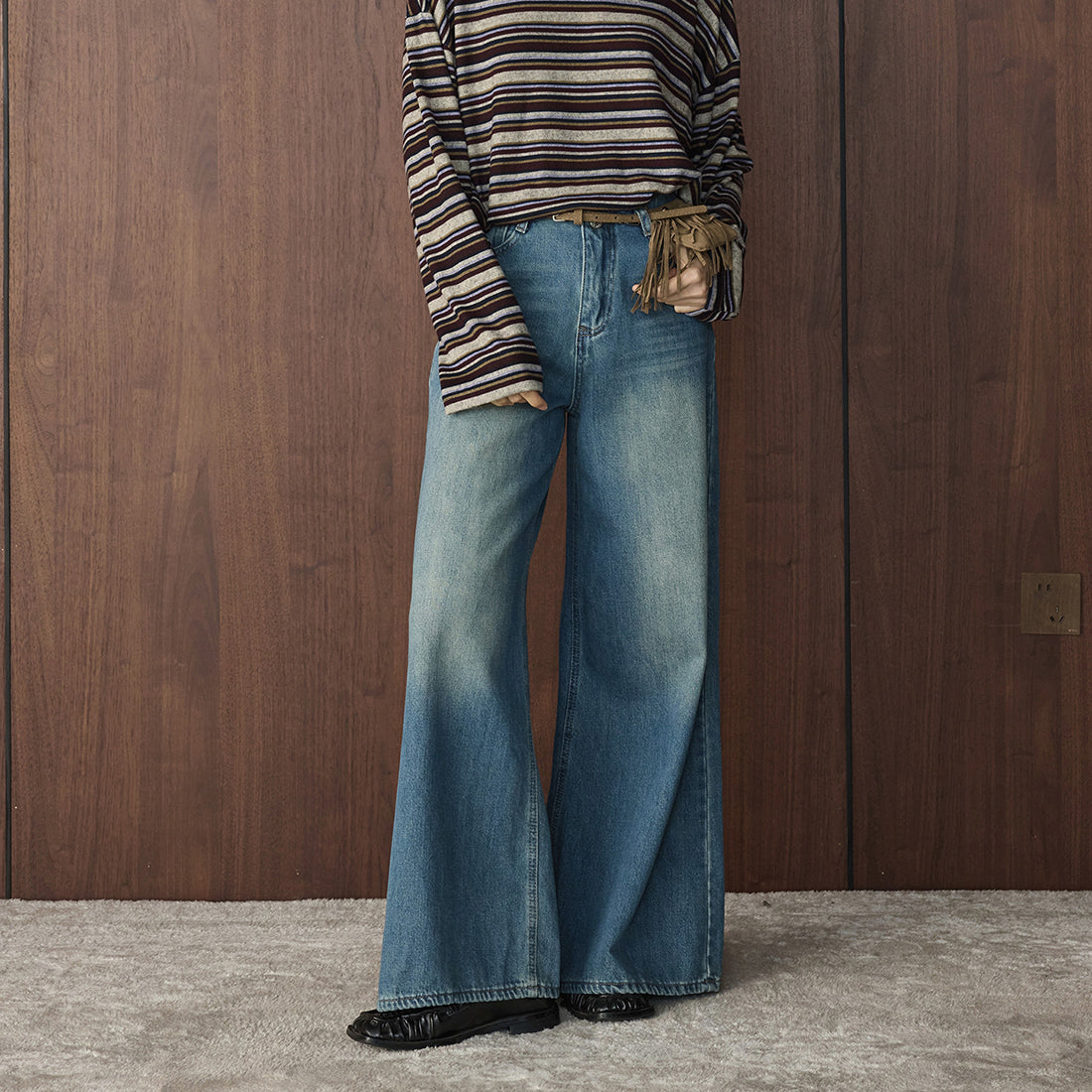 Retro washed loose micro flared jeans with belt