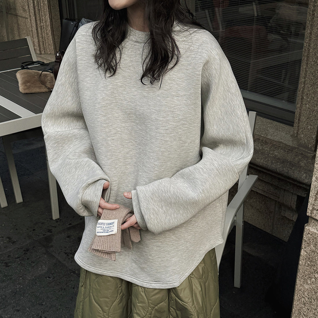 Casual round neck air layer slimming long sleeved sweatshirt