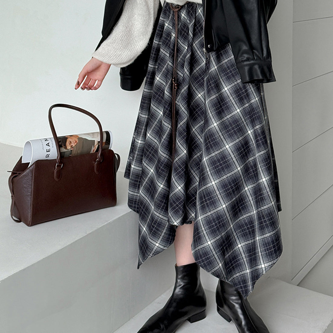 Irregular plaid high waist slimming half body A-line skirt