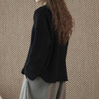 Round neck slightly frayed knitted loose sweater