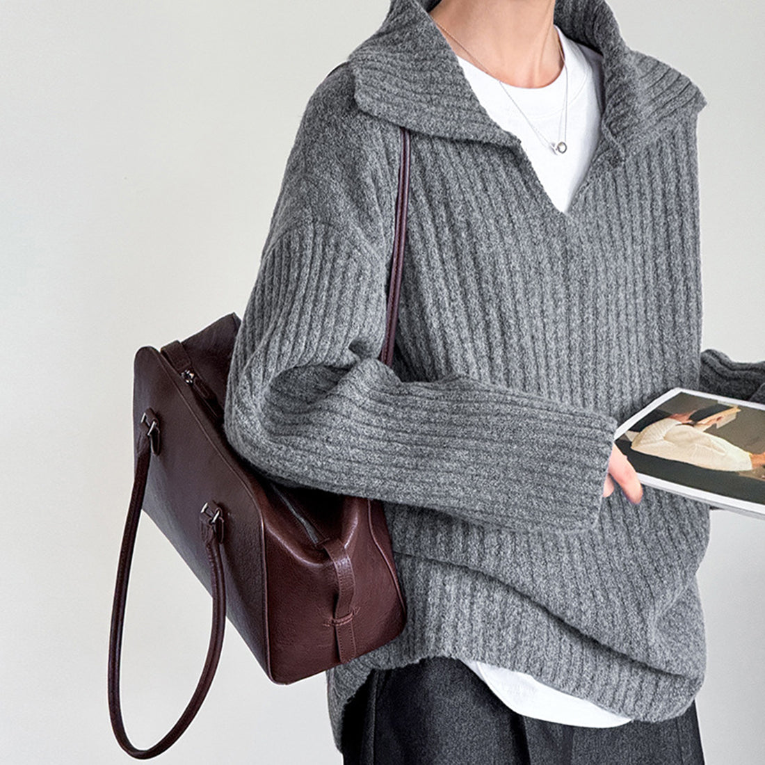 Flip collar knitted lazy V-neck sweater with belt