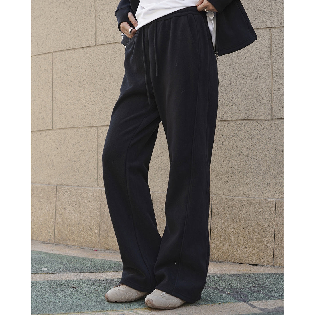 Elastic waist drawstring casual and comfortable pants