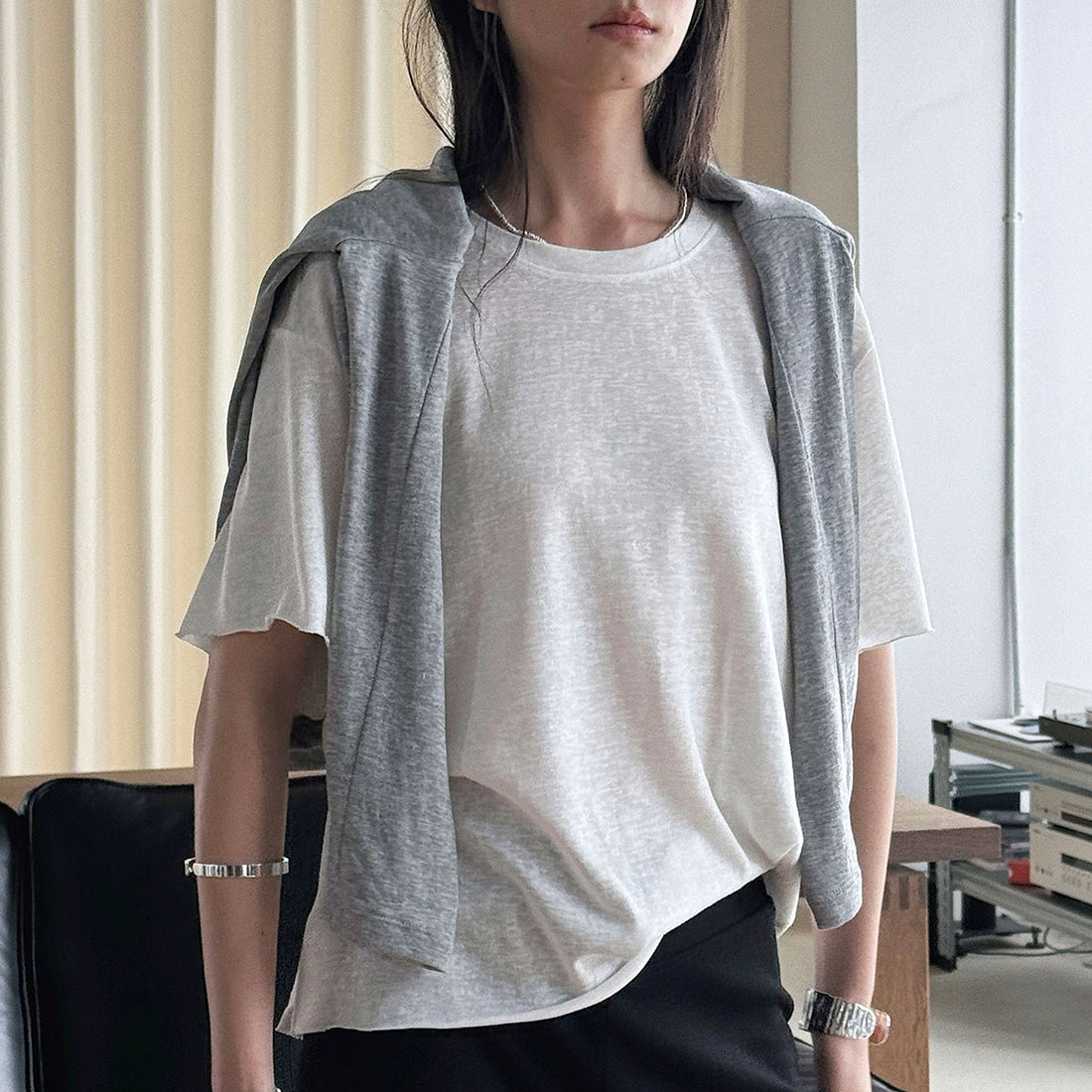 Round neck small rolled edge short sleeved slimming T-shirt