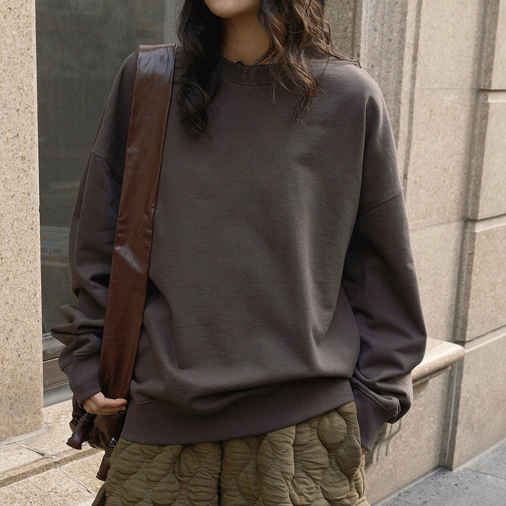 Round neck solid pullover loose long sleeved sweatshirt