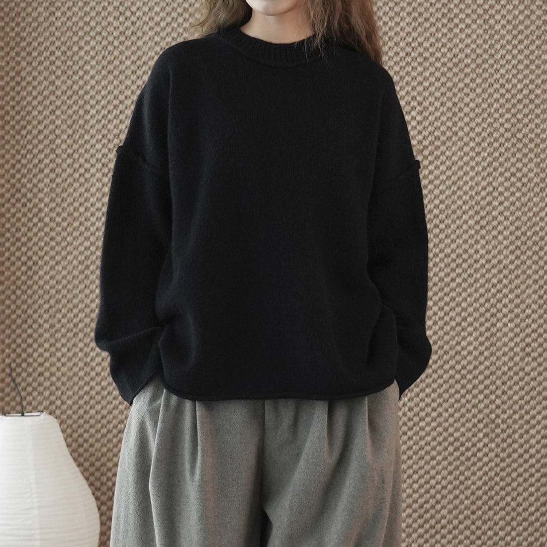 Round neck slightly frayed knitted loose sweater