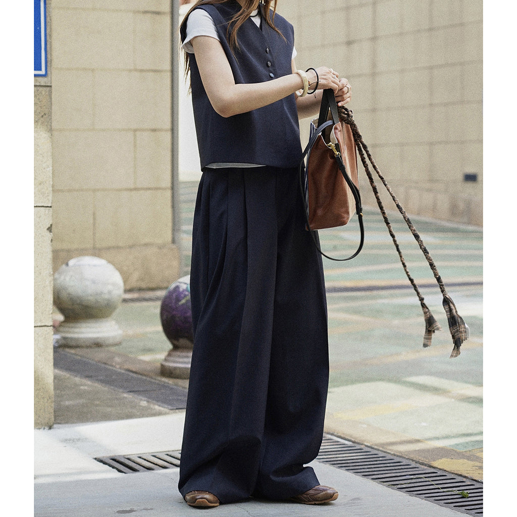 Retro short vest + I-shaped pleated curved trousers set