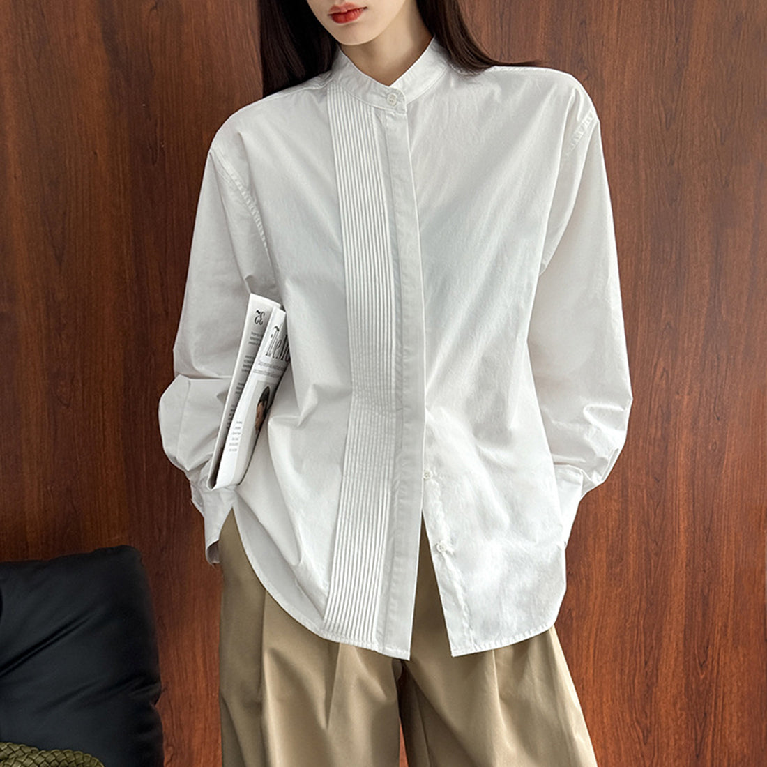 Wrinkled round neck long sleeved shirt