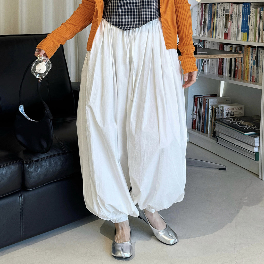 Solid color button tied foot balloon pants