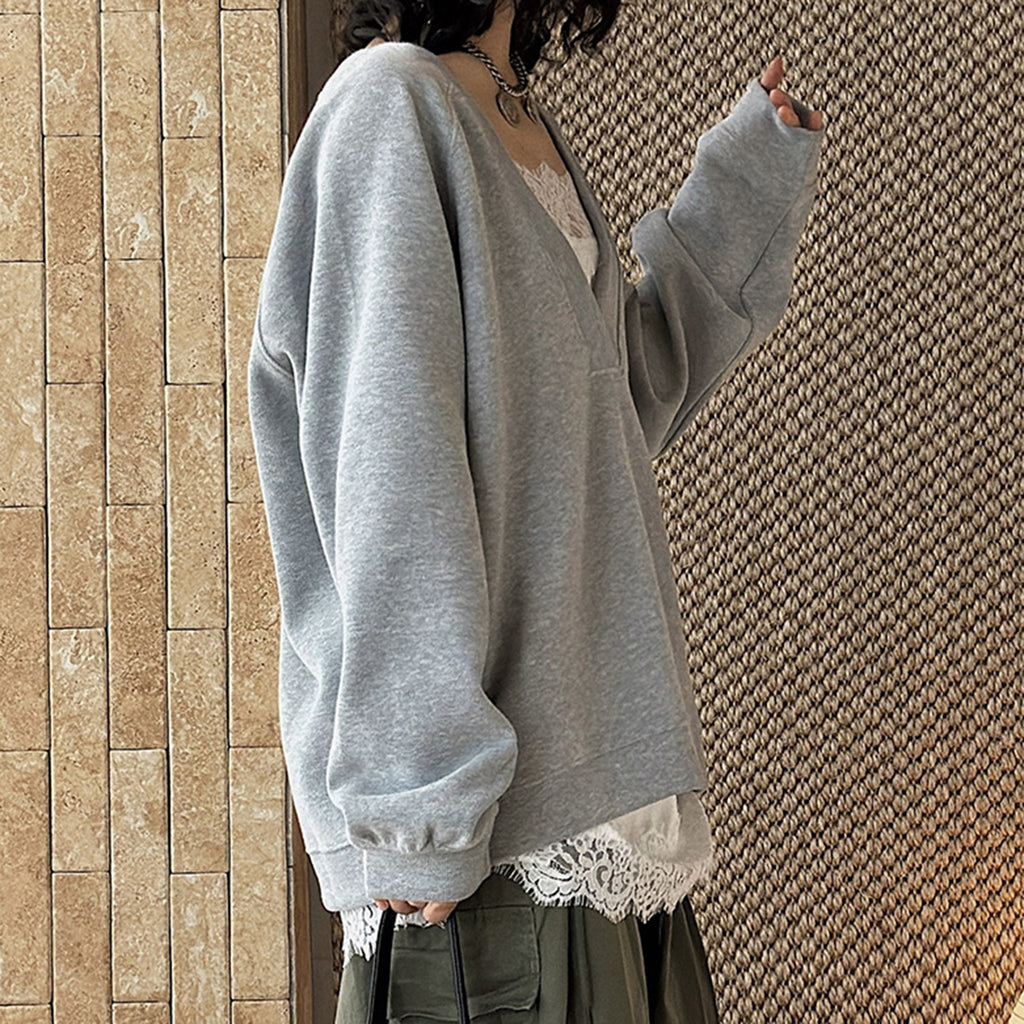 Deep V-neck raglan loose long sleeved sweatshirt