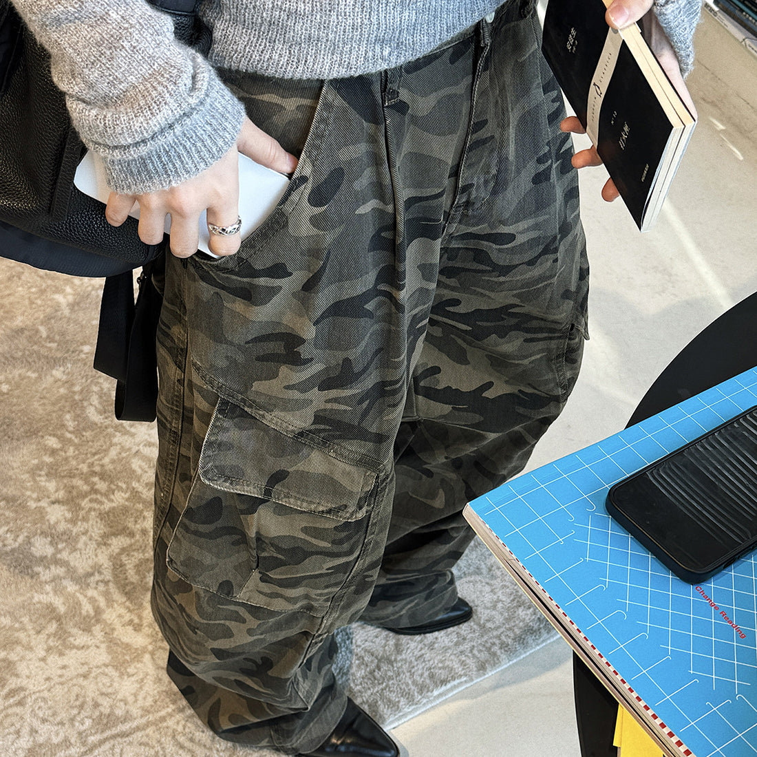 Pleated camouflage large pocket denim cargo pants