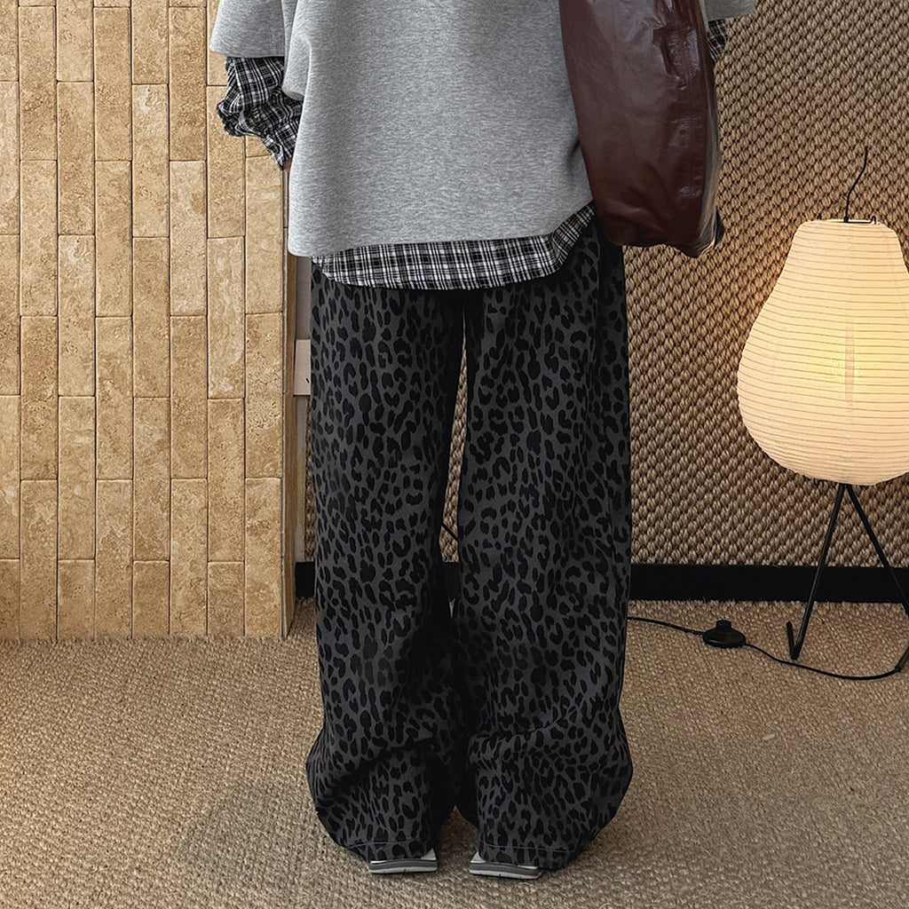 Retro contrasting leopard print loose jeans