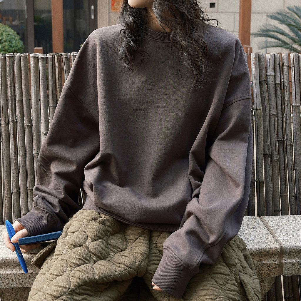 Round neck solid pullover loose long sleeved sweatshirt