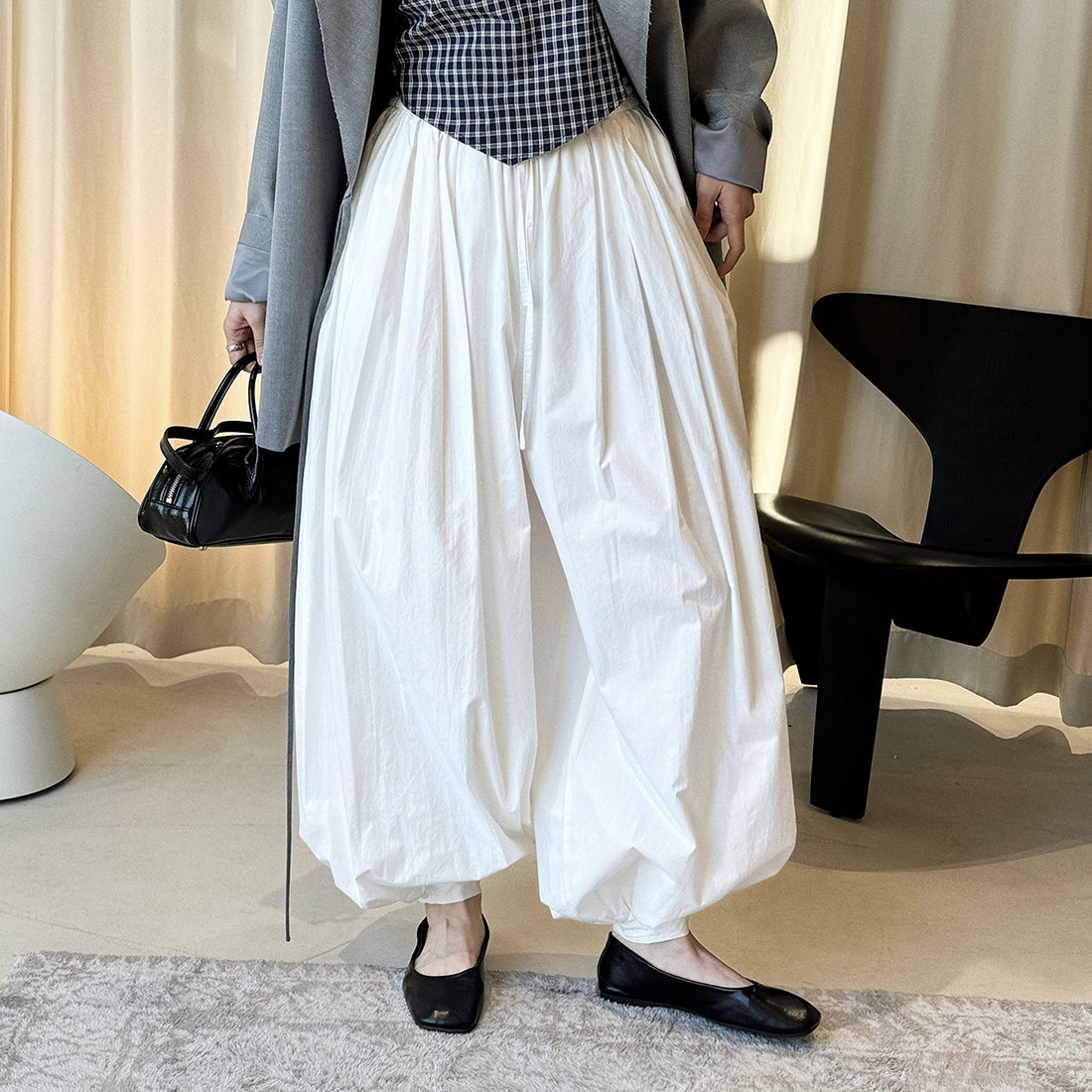 Solid color button tied foot balloon pants