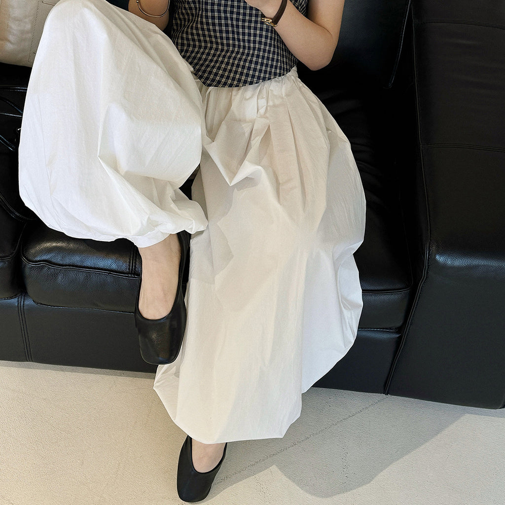 Solid color button tied foot balloon pants