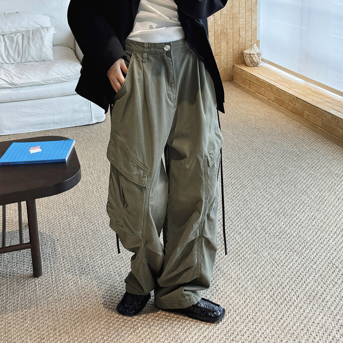 Pleated straight leg large pocket loose denim cargo pants
