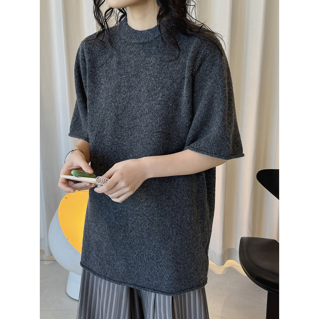 Round neck knitted slightly curled edge sweater short sleeved top