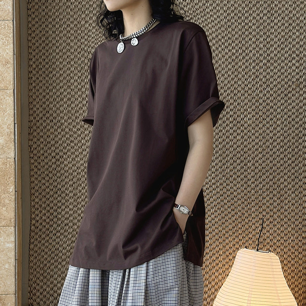 Simple round neck loose hem with micro slits on both sides T-shirt top