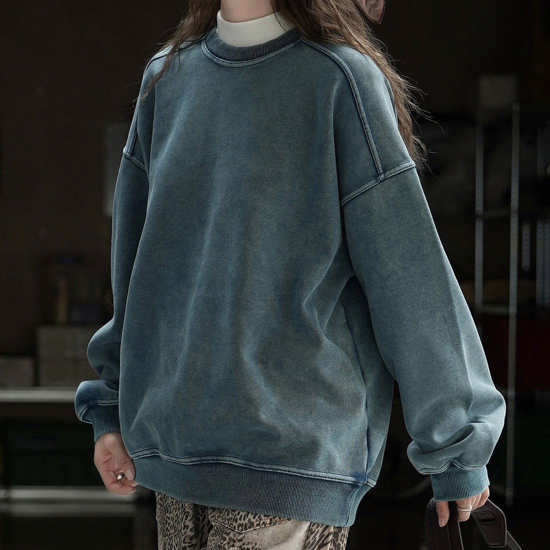 Simple brushed silhouette pullover loose and comfortable sweatshirt