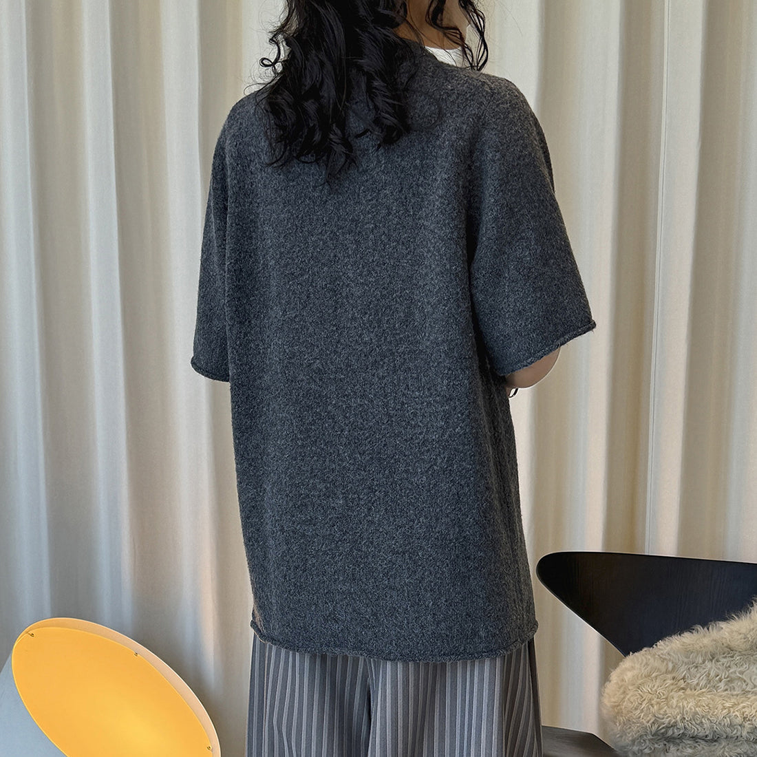 Round neck knitted slightly curled edge sweater short sleeved top