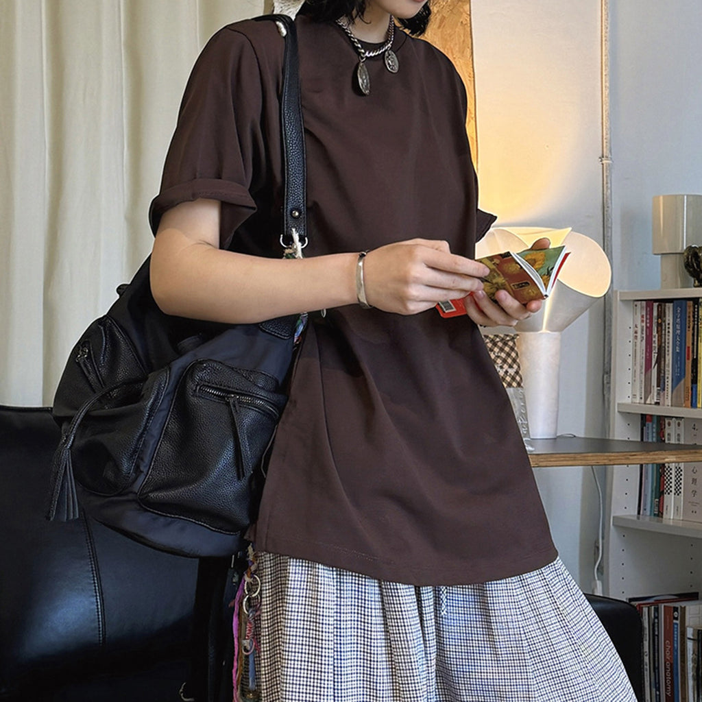 Simple round neck loose hem with micro slits on both sides T-shirt top