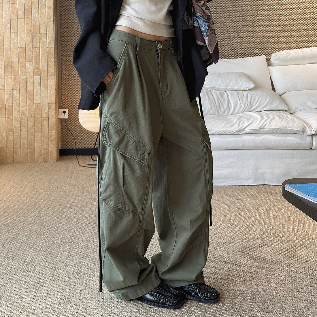 Pleated straight leg large pocket loose denim cargo pants