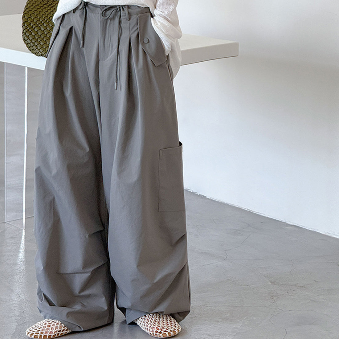 Women’s High-Waisted Wide-Leg Cargo Pants